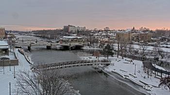 Weather camera view of City of Elgin.
