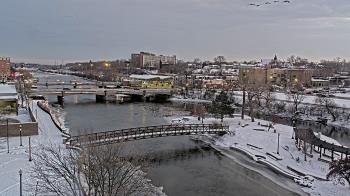 Weather camera view of City of Elgin.