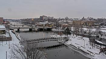 Weather camera view of City of Elgin.