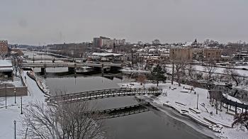 Weather camera view of City of Elgin.