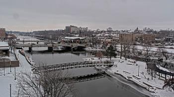 Weather camera view of City of Elgin.