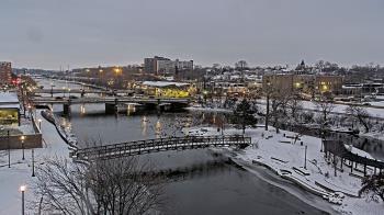 Weather camera view of City of Elgin.
