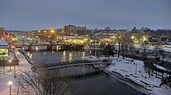 Weather camera view of City of Elgin.
