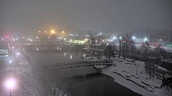 Weather camera view of City of Elgin.