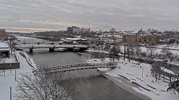Weather camera view of City of Elgin.