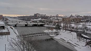 Weather camera view of City of Elgin.