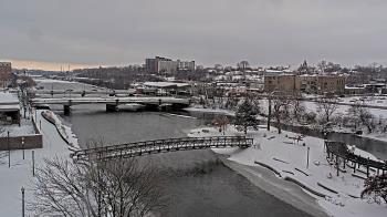 Weather camera view of City of Elgin.