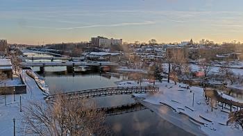 Weather camera view of City of Elgin.