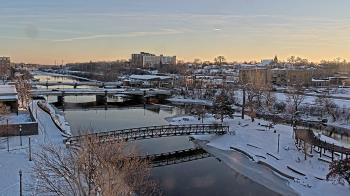 Weather camera view of City of Elgin.