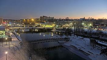 Weather camera view of City of Elgin.