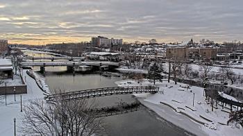 Weather camera view of City of Elgin.