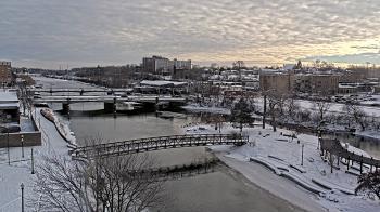 Weather camera view of City of Elgin.