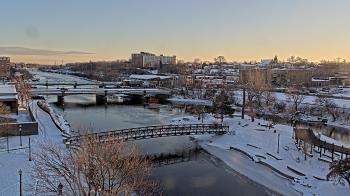 Weather camera view of City of Elgin.