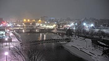 Weather camera view of City of Elgin.