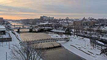 Weather camera view of City of Elgin.