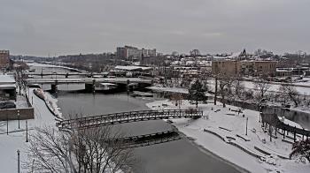 Weather camera view of City of Elgin.