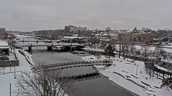 Weather camera view of City of Elgin.