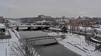 Weather camera view of City of Elgin.