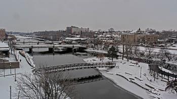 Weather camera view of City of Elgin.