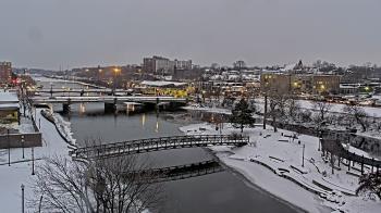 Weather camera view of City of Elgin.
