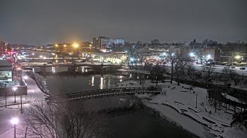 Weather camera view of City of Elgin.