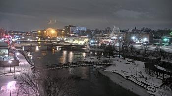 Weather camera view of City of Elgin.