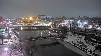 Weather camera view of City of Elgin.