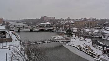 Weather camera view of City of Elgin.