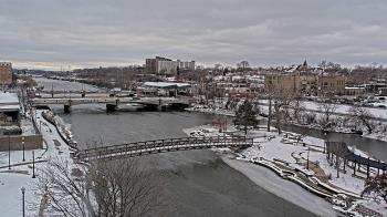 Weather camera view of City of Elgin.