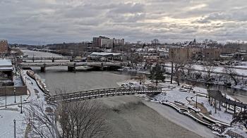 Weather camera view of City of Elgin.
