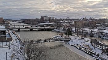 Weather camera view of City of Elgin.