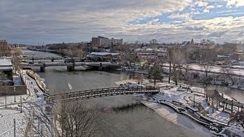 Weather camera view of City of Elgin.