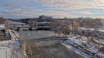 Weather camera view of City of Elgin.