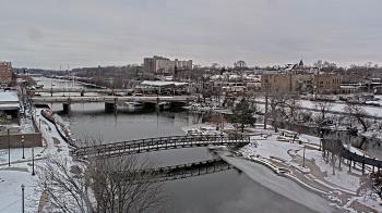 Weather camera view of City of Elgin.