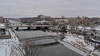 Weather camera view of City of Elgin.