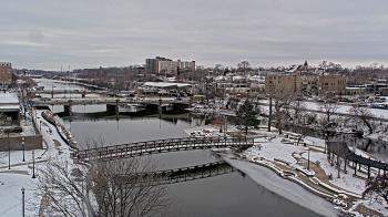 Weather camera view of City of Elgin.