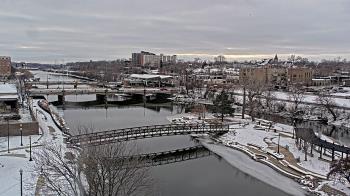 Weather camera view of City of Elgin.
