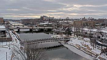 Weather camera view of City of Elgin.