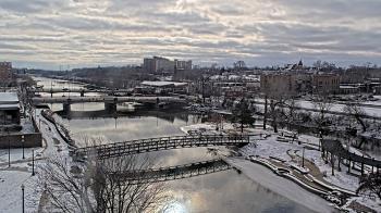 Weather camera view of City of Elgin.