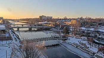 Weather camera view of City of Elgin.