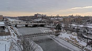 Weather camera view of City of Elgin.