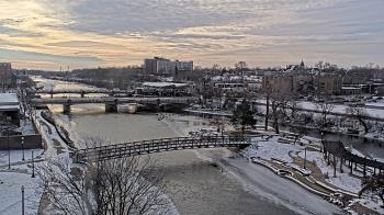 Weather camera view of City of Elgin.
