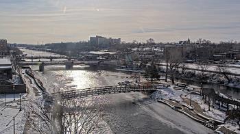 Weather camera view of City of Elgin.