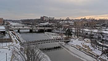 Weather camera view of City of Elgin.