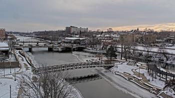 Weather camera view of City of Elgin.