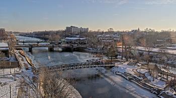 Weather camera view of City of Elgin.