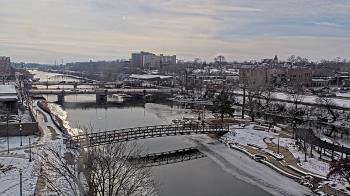 Weather camera view of City of Elgin.