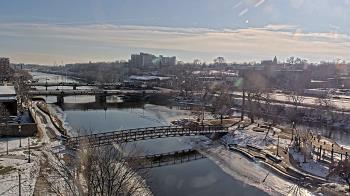 Weather camera view of City of Elgin.
