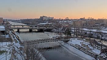 Weather camera view of City of Elgin.
