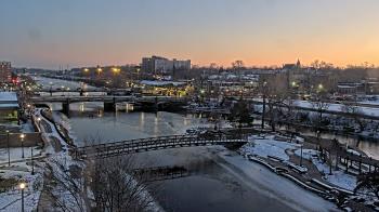 Weather camera view of City of Elgin.